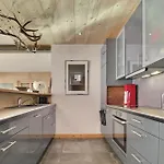 Sunny Attic Location Διαμέρισμα *