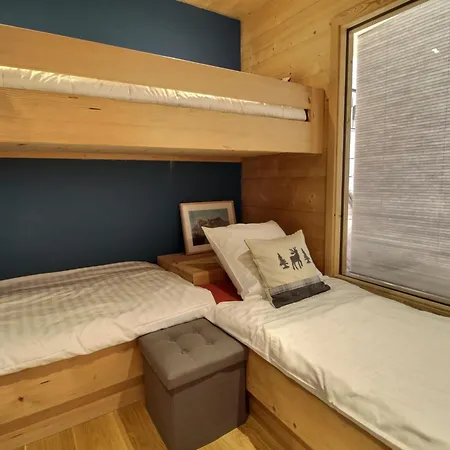 Dents Du Midi 54, The Sunny Attic Apartment *