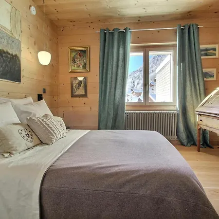 Dents Du Midi 54, The Sunny Attic Apartment *