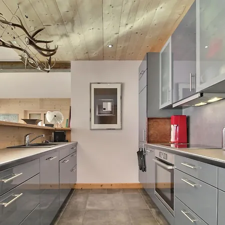 Dents Du Midi 54, The Sunny Attic Apartment *