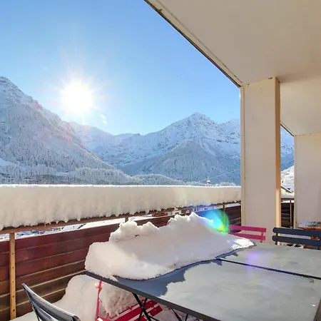 Apartment Dents Du Midi 54, The Sunny Attic