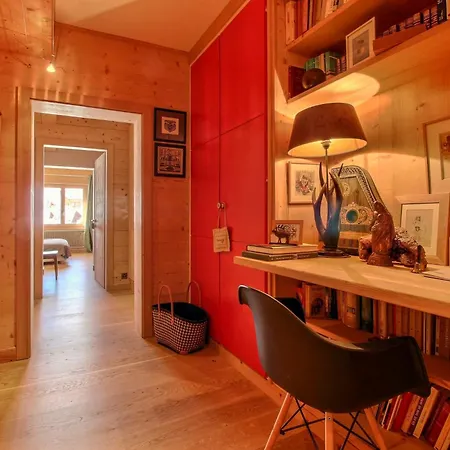 Sunny Attic Location 尚佩里