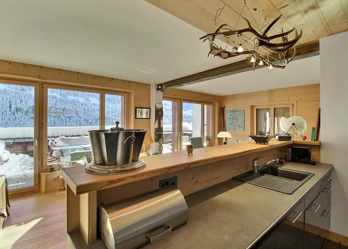 Apartment Dents Du Midi 54, The Sunny Attic *